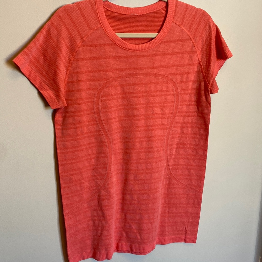 Lulu lemon knot shirt